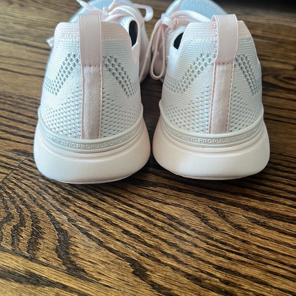 APL Women’s Techloom Breeze - Picture 7 of 11